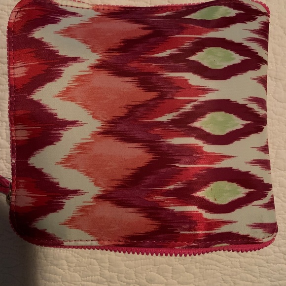 Chico’s Ikat zipper tote bag. Zipper sticks, but new with tag. - Picture 4 of 4